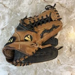 Vinci 11.75" Baseball Glove Leather Rht Mitt Benjamin. Fixed Price $59.39.