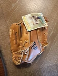 Nwt Louisville Slugger LSG65 Leather Softball Mitt Glove Youth Right Hand. Fixed Price $20.00.