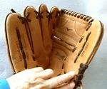 Mizuno Gfn 1257 Finch Pocket Left Hand Throw Fast Pitch Glove 12.5" Nm. Fixed Price $28.99.