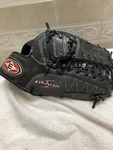 Easton Boys High School Deep Pocket 12.75 Baseball Outfielders Glove Right Thro. Fixed Price $125.00.