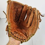 Wilson George Brett Signature Model A2124 Baseball Glove Right Hand Throw Used. Fixed Price $25.61.