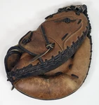 Glovesmith Pre Owned Field Commander Rht Catchers Model FC2018. Fixed Price $31.99.