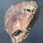 Vintage Wilson A2820 Gil Hodges Endorsed Baseball Glove Mitt; Usa; Professional. Fixed Price $75.00.