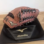 Used Mizuno Baseball Glove Outfield Model Rh Globalelite. Fixed Price $165.00.