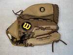 Wilson A440 Brown 12.5 Right Hand Monsta Web Women Fastpitch Softball Glove. Fixed Price $31.99.