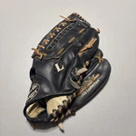 Louisville Slugger LP1350 13.5"IN Glove -right Hand Thrower Sofball Baseball Rht. Fixed Price $23.00.