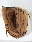 Insignia Zing 12.5 Web Rht Glove Made Usa Vgc (V0525). Fixed Price $225.00.