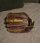 Mizuno Classic Pro Soft 12.75" Baseball Glove: Gcp 81S2 Fr (right Hand Throw). Fixed Price $169.95.
