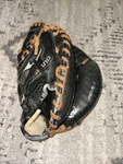 Mizuno Prospect Gxc 105D2 Baseball Glove Black Leather Rht, Good Condition 32.5. Fixed Price $49.99.