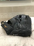 Mizuno GXF-102 Boys Fully Broken In 12 Baseball First Mitt Right Throw. Fixed Price $100.00.