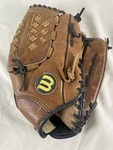 Wilson A1561 SC5 13.5 Rh Staff Classic Baseball Mitt Softball Glove. Fixed Price $39.00.
