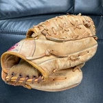 Diamond Pro Winfield Baseball Glove Mitt Rawhide FW2000 Leather. Fixed Price $18.00.