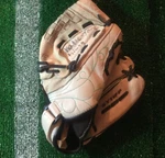 Easton Synergy Fastpitch 11" Baseball Glove Mitt SY11FP Right Handed Thrower G1. Fixed Price $8.09.