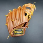 Wilson A2295 Youth Baseball Glove 9IN Rht Brown Leather George Brett Signature. Fixed Price $15.99.