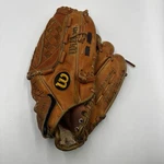 Wilson OG5 A9841 Optima Gold Series Soft Ball Glove Right Handed Thrower. Fixed Price $14.99.