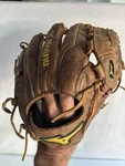 Mizuno Classic Pro Soft Gcp 1AS2 12" Rht Throwback Leather Baseball Glove. Fixed Price $74.99.