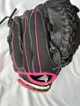 Wilson Black Pink 1/2 Rht Fast Pitch Softball Glove Mitt A0440FPFL115 Youth. Fixed Price $15.00.