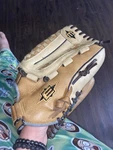 Easton NES13 13" Lh Leather Baseball/softball Glove Steer Hide Tan/brown Vg. Fixed Price $80.00.