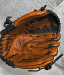 Wilson Baseball Glove A0300 Barry Bonds Advisory Staff 11" Rht Good Usable Shape. Fixed Price $44.99.