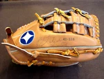 Carl Yastrzemski 1967 Tc 3 Bc Red Sox Hof Signed Auto Vtg Spalding Glove Jsa. Fixed Price $499.00.