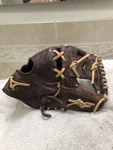 Mizuno GFN-1150B2 Boys Broken In 11.5 Baseball Softball Glove Right Throw Read. Fixed Price $75.00.