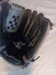 Easton Baseball Glove Mitt Youth 9.5 EKP9500 Right Hand Throw Good. Fixed Price $8.19.