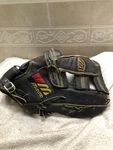 Mizuno MZSF-30 Supreme 13.5 Baseball Softball First Mitt Right Hand Throw. Fixed Price $110.00.