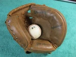 Spalding 42-755 Joe Torre Professional Model Catchers Mitt Excellent Vintage!. Fixed Price $38.00.