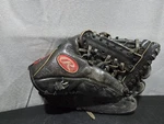 Rawlings Black RBG175WB Baseball Glove Special Edition 11.75, Rht. Fixed Price $37.50.