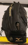 Mizuno MMX-123P Well Padded Baseball Softball Glove Right Hand Throw Nwt. Fixed Price $40.00.