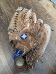 Vintage Spalding Competition 42-211 Softball Glove Rht Made Korea. Fixed Price $13.00.
