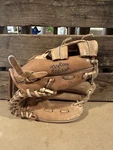 Wilson Youth Model A2295 George Brett Right Hand Thrower Baseball Glove. Fixed Price $12.59.