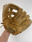 Rawlings Andre Dawson Youth Baseball Glove RBG99 Rht Leather 10 Inch Preowned. Fixed Price $20.00.