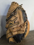 Mizuno GXC100 Prospect Series Catchers Mitt Glove Rht Baseball Well Worn. Fixed Price $29.99.