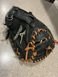 Mizuno Prospect Gxc 105D2 Youth Catcher Mitt Rht 32.5. Fixed Price $30.00.