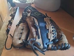 Wilson A465 11 3/4" Black & Tan Nice Leather Baseball Glove Rht Adjustable Entry. Fixed Price $17.97.