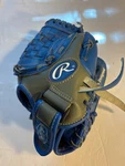 Rawlings 10" Rht Youth Baseball T-ball Savage Glove Mitt Blue/gray S10GRY. Fixed Price $9.99.