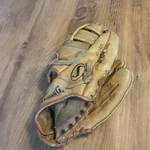 Spalding "lou Piniella" Leather Baseball Glove 42-5425 12" Right Handed Korea. Fixed Price $16.00.
