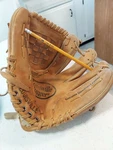 Louisville Slugger Baseball Softball Glove Model 1200 For Right-handed Player. Fixed Price $16.95.