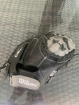 Wilson A03RB21CM315 A360 Catchers Mitt 31.5 Right Hand Throw Rht Excellent. Fixed Price $39.00.