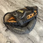 Mizuno MFR-C011 Franchise Pro Scoop 33.5 Baseball Catchers Mitt Right Throw. Fixed Price $69.99.