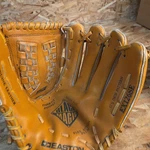 Easton Black Magic Series Baseball Glove 12.5 In EX126SE Right Hand Throw. Fixed Price $19.99.