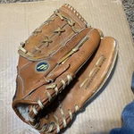 Mizuno Model MM5085 Professional Max Flex Excellent Condition. Fixed Price $19.99.
