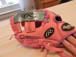 Rawlings PL158PN 9IN Performance Design, Pink & Blue Baseball Right Hand Glove. Fixed Price $11.00.