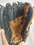Louisville Slugger Genesis 1884 Series 10" Youth Baseball Glove GENB1000RH. Fixed Price $13.99.