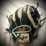 Rawlings Heart Of The Hide R2G 11.5" Baseball Glove PROR314-2CBM. Fixed Price $199.00.