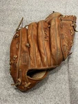 Wilson Right Hand Pro Special A2371 Split Hinge Baseball Glove Rth. Fixed Price $15.00.