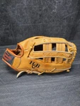 Louisville Super Slugger 12.5" HBG83 Rht Baseball Glove Horseshoe Web P3838. Fixed Price $17.99.