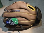 Mizuno Prospect Series Powerclose Baseball Glove - 11.5 Inch Brand New. Fixed Price $49.95.