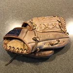 Vintage Tom Seaver Signature 10 Spalding 42-3693 Youth Baseball Glove Mitt Rht. Fixed Price $14.95.